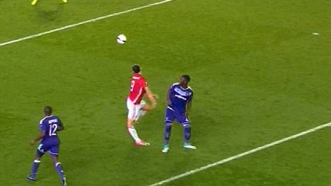 M.U nhận hung tin sau trận thắng Anderlecht - ảnh 2