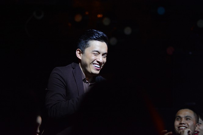 Lam Trường 'lì xì' khán giả thủ đô trong show diễn đầu năm - ảnh 7