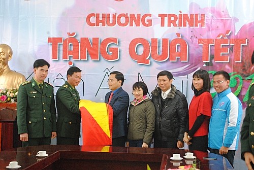Xuân ấm nơi địa đầu Tổ quốc - ảnh 5