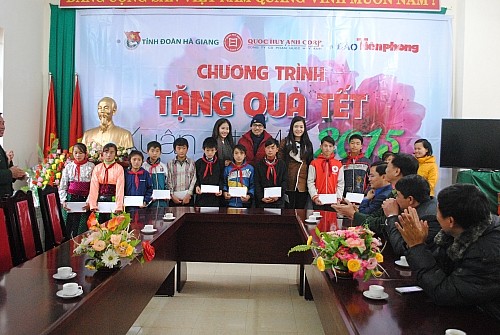 Xuân ấm nơi địa đầu Tổ quốc - ảnh 6