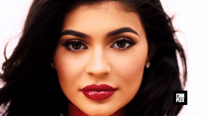 tạp chí,gợi cảm,nóng bỏng,táo bạo,photo,Kim Kardashian,Complex, Kylie Jenner, bơm môi, rapper Tyga, phẫu thuật thẩm mỹ, dáng đồng hồ cát, chương trình truyền hình thực tế, Keeping Up With The Kardashians, tiêm chất làm đầy môi, bơm filler - ảnh 12