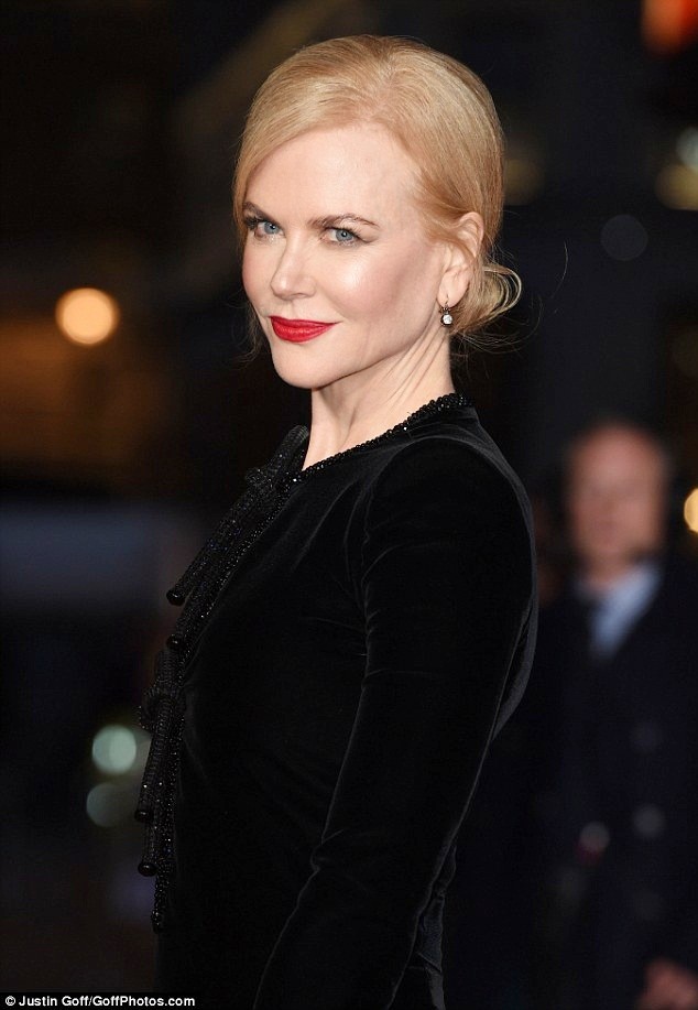 bộ phim,Nicole Kidman,trình chiếu,khách mời,say mê,photo,Australia,London, Dev Patel, Triệu phú khu ổ chuột, phim Lion, thiên nga nước Úc - ảnh 2