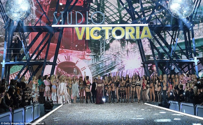 nhà thiết kế,vẻ đẹp,trình diễn,Victoria’s Secret, Fantasy Bra,Eddie Borgo, Jasmine Tookes,danh tiếng,thiên thần,sàn diễn - ảnh 9