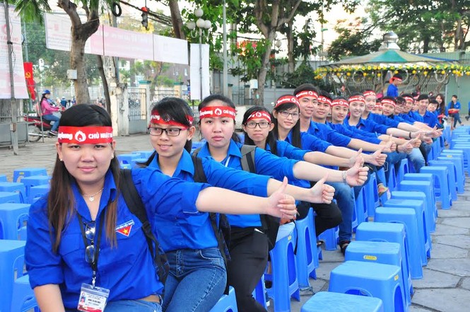 người đẹp,hoa hậu,văn hóa,áo dài,Tết,Hoa hậu Việt Nam,bạn trẻ,Top 10, Chủ Nhật Đỏ - ảnh 1