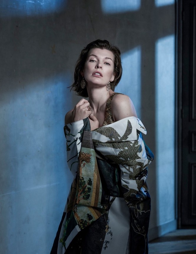 Milla Jovovich, Resident Evil, Vùng đất quỷ dữ - ảnh 7