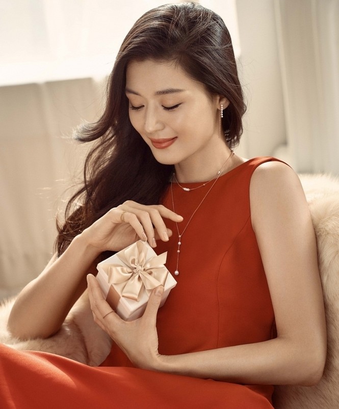 Nhan sắc U40 đầy quyến rũ của ‘nàng tiên cá” Jun Ji Hyun - ảnh 2