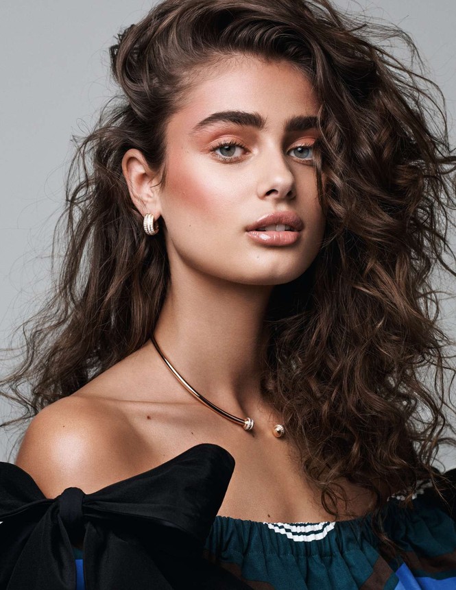 Xao xuyến sắc vóc quyến rũ của 'đóa hồng' Taylor Hill - ảnh 23