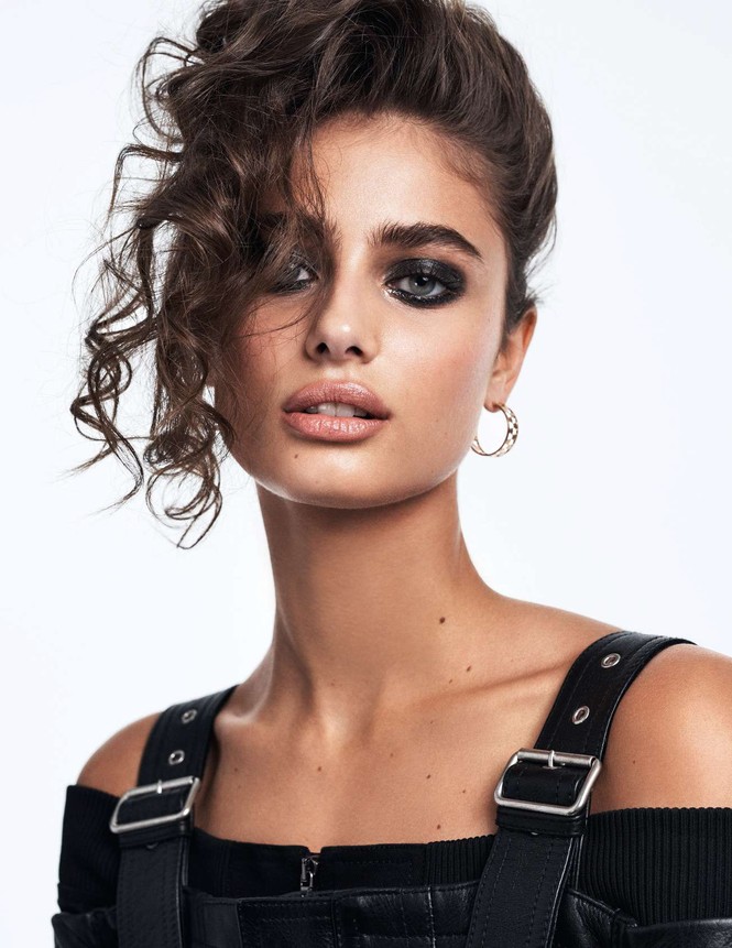 Xao xuyến sắc vóc quyến rũ của 'đóa hồng' Taylor Hill - ảnh 20