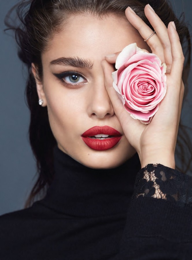 Xao xuyến sắc vóc quyến rũ của 'đóa hồng' Taylor Hill - ảnh 28