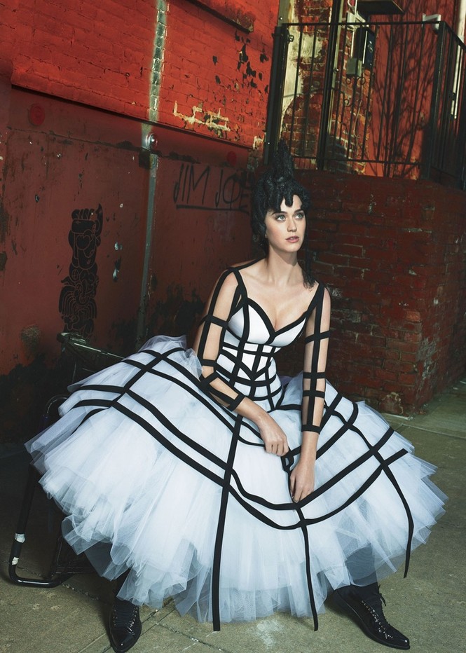 ‘Búp bê’ Katy Perry gợi cảm đầy ấn tượng - ảnh 1