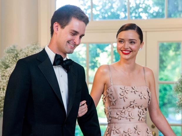 Thiên thần Miranda Kerr cưới tỉ phú công nghệ kém 7 tuổi - ảnh 1