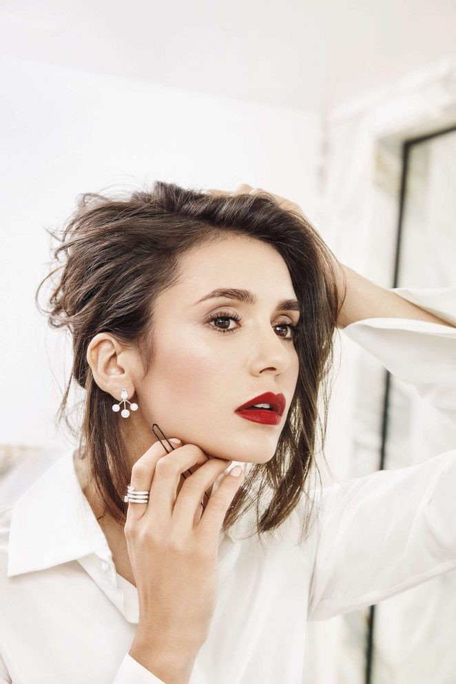 Vẻ đẹp thiên thần của nàng 'ma cà rồng' Nina Dobrev - ảnh 15