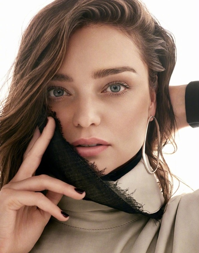 Miranda Kerr đẹp mặn mà sau khi kết hôn người tình trẻ - ảnh 4