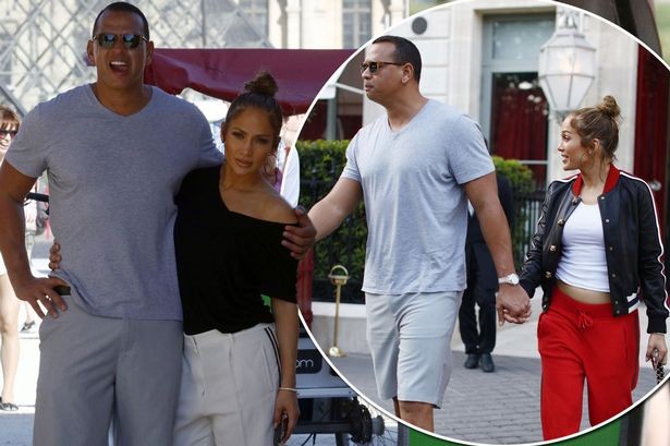 Jennifer Lopez ngày càng đẹp mặn mà nhờ men say tình yêu - ảnh 1
