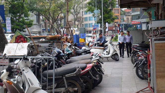 dọn vỉa hè, dọn dẹp vỉa hè, lấn chiếm vỉa hè, thu hồi hàng hoá - ảnh 3