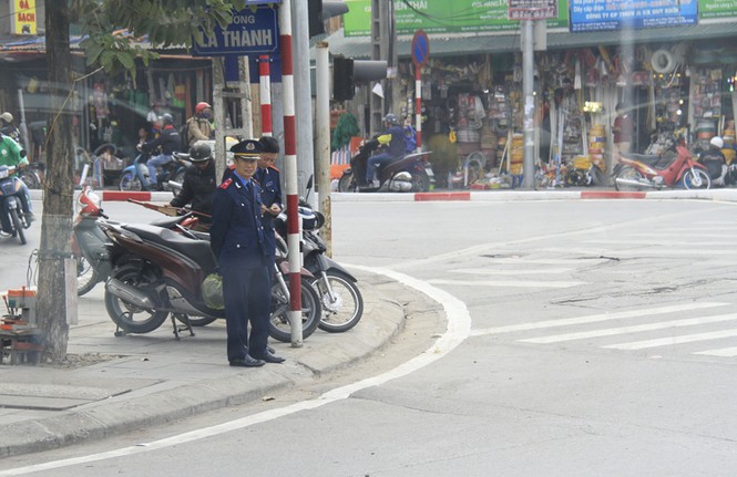 Người dân Hà Nội hào hứng trải nghiệm buýt nhanh BRT - ảnh 3