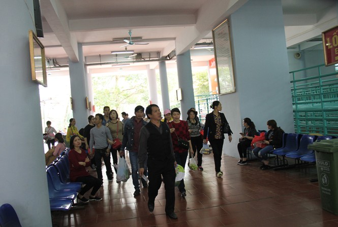 Biển người chen chân trẩy hội chùa Hương - ảnh 9