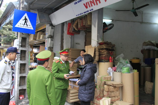 Sau TPHCM, Hà Nội “ra quân” lấy lại vỉa hè - ảnh 3