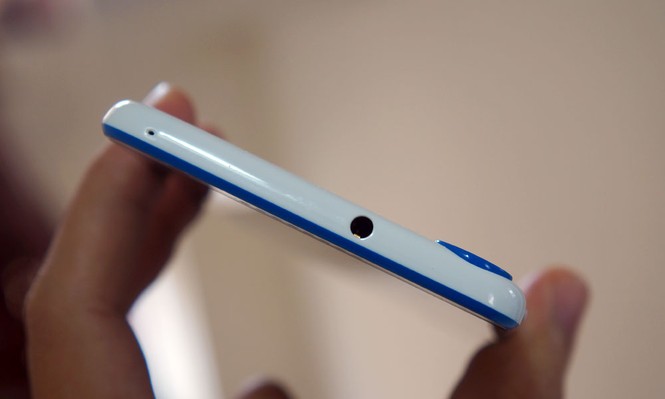 Cận cảnh smartphone thời trang HTC Desire 820s - ảnh 7