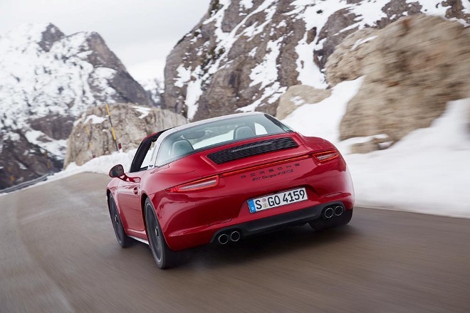 Porsche 911 Targa 4 GTS giá gần 8 tỷ đồng tại Việt Nam - ảnh 4