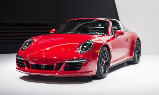 Porsche 911 Targa 4 GTS giá gần 8 tỷ đồng tại Việt Nam - ảnh 1