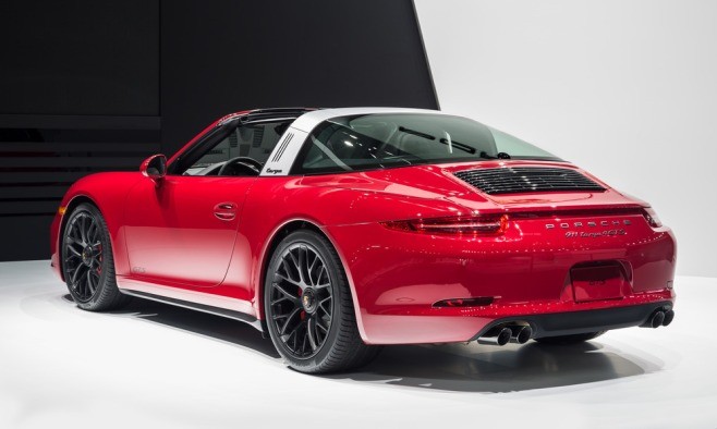 Porsche 911 Targa 4 GTS giá gần 8 tỷ đồng tại Việt Nam - ảnh 2