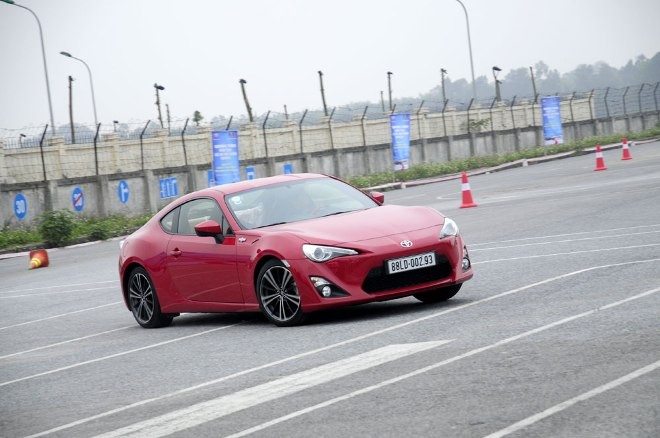 Toyota Việt Nam cùng Cục CSGT đào tạo lái xe an toàn - ảnh 1