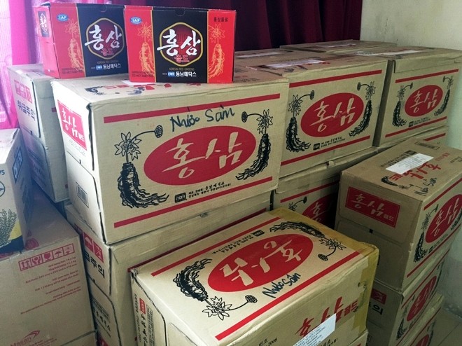 Tạm giữ 71 thùng mỹ phẩm không rõ nguồn gốc, giá… trên trời - ảnh 1