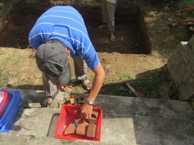 Ngày đầu khảo cổ nơi nghi chôn cất vua Quang Trung - ảnh 2