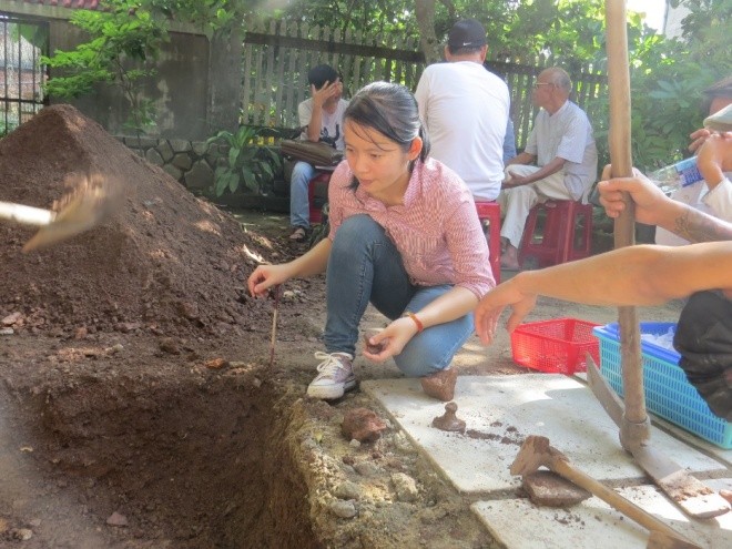 Ngày đầu khảo cổ nơi nghi chôn cất vua Quang Trung - ảnh 6