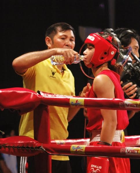 Màn so găng nảy lửa của các hotgirl làng Boxing Việt - ảnh 1