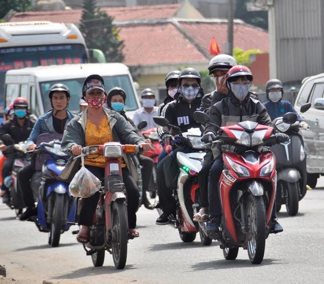 Dân miền Tây ùn ùn trở lại Sài Gòn sau Tết - ảnh 6