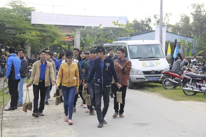Bí thư Trung ương Đoàn cùng ra quân trồng 1000 cây xanh - ảnh 1