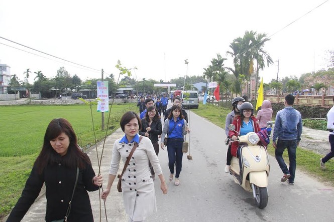 Bí thư Trung ương Đoàn cùng ra quân trồng 1000 cây xanh - ảnh 2