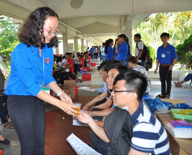 Thanh niên Cần Thơ tình nguyện hiến máu đầu năm - ảnh 6