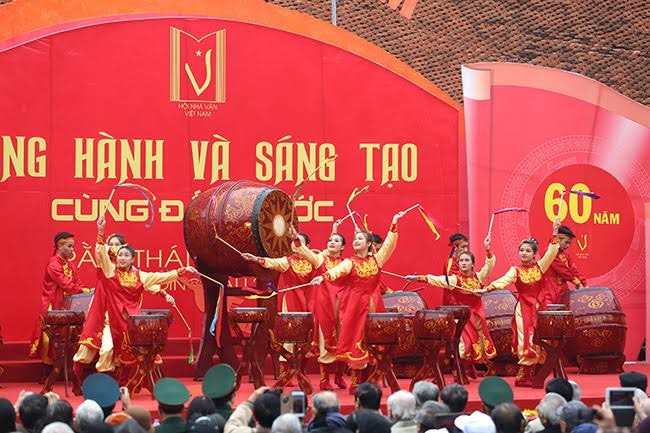 Ngày thơ Việt Nam 2017 - ảnh 6