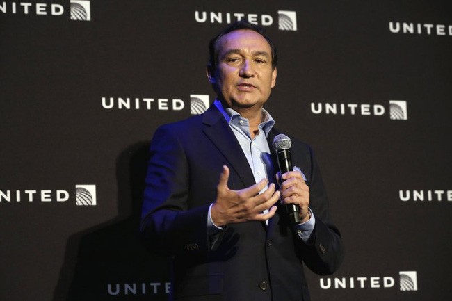 Nhà Trắng lên tiếng về scandal kéo lê khách của United Airlines - ảnh 3