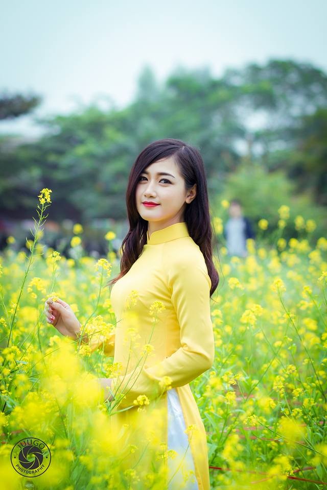 Thiếu nữ tại chùa Hương bất ngờ được phong...