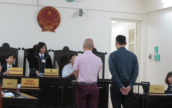 Phạt tù hai người Nhật buôn lậu 7 pho tượng vàng - ảnh 1