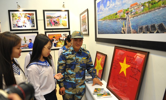 Thưởng lãm sắc màu Trường Sa trong lòng Hà Nội - ảnh 6