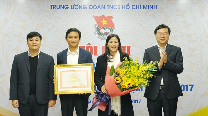 Các cá nhân, tập thể cơ quan T.Ư Đoàn nhận Bằng khen của Thủ tướng Chính phủ - ảnh 2