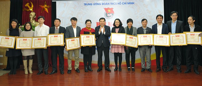 Các cá nhân, tập thể cơ quan T.Ư Đoàn nhận Bằng khen của Thủ tướng Chính phủ - ảnh 4