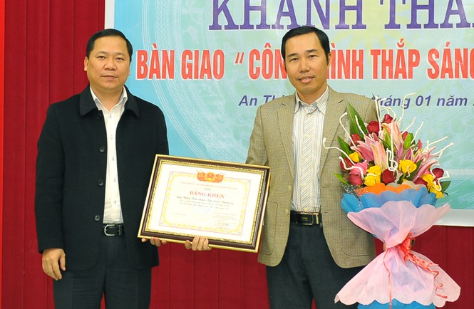 Khánh thành công trình thắp sáng đường quê Yên Bái - ảnh 3