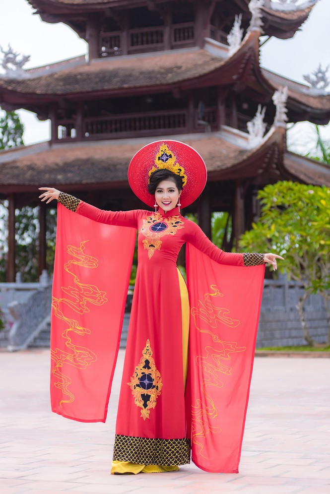 Á khôi Nữ sinh viên Việt Nam khoe vóc dáng cân đối với tà áo Việt - ảnh 6