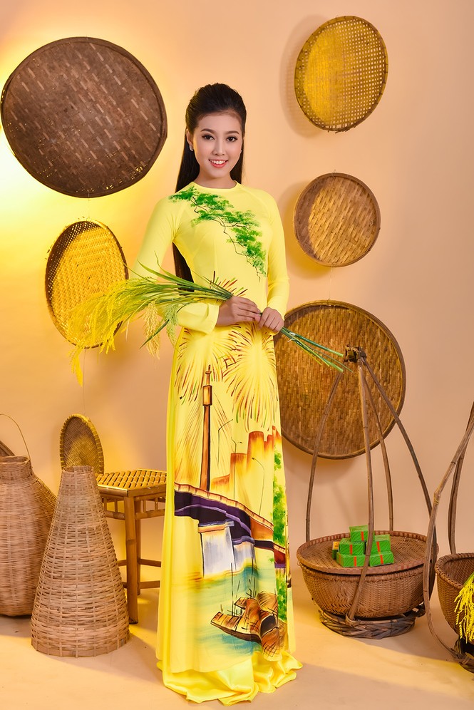 Á khôi Nữ sinh viên Việt Nam khoe vóc dáng cân đối với tà áo Việt - ảnh 3