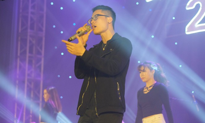 Hát hit của Lê Cát Trọng Lý, giọng ca Luật giành quán quân Let’s Sing 2017 - ảnh 4