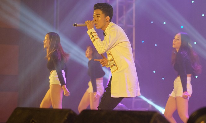 Hát hit của Lê Cát Trọng Lý, giọng ca Luật giành quán quân Let’s Sing 2017 - ảnh 2