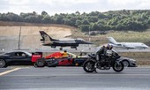 Chiến đấu cơ F-16 bại trận bởi siêu mô tô trong cuộc đua tốc độ
