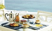 Vì sao các khách sạn thường phục vụ bữa sáng miễn phí?