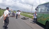 Hai người đi xe máy tử vong do va chạm xe khách